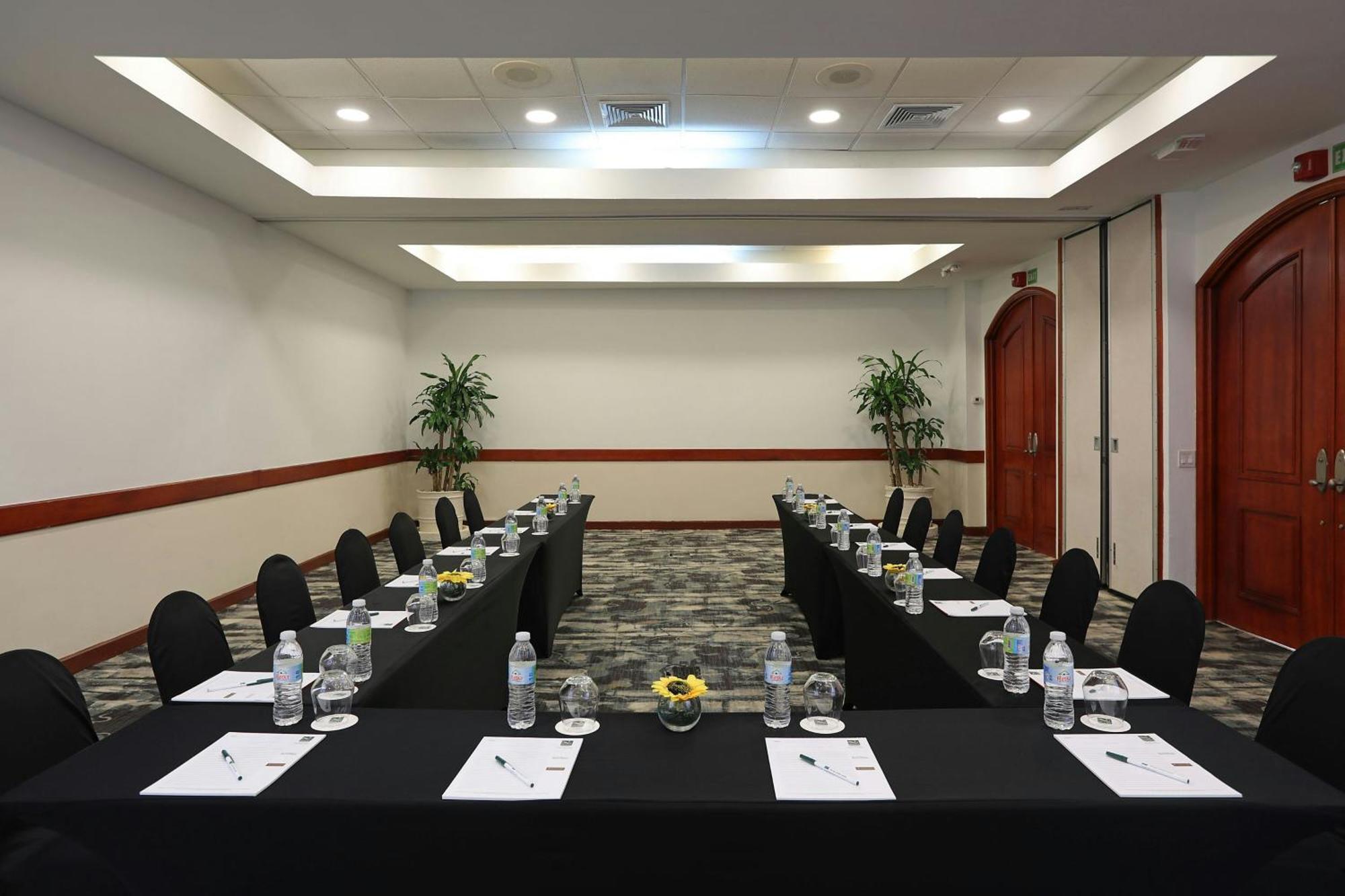 Four Points By Sheraton Santo Domingo Exterior foto
